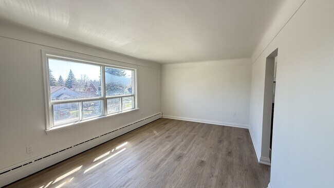 Photo du bâtiment - 6921 Barker St