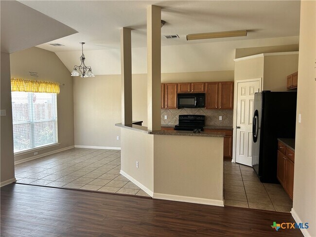 Foto del edificio - 5623 Fair Hill Dr