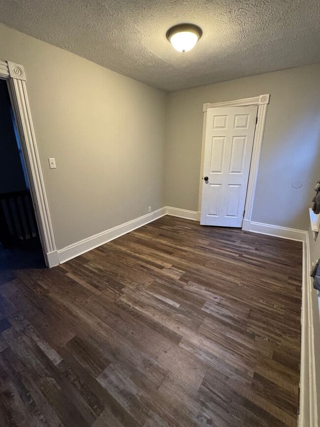 Building Photo - 1147 Heaton St