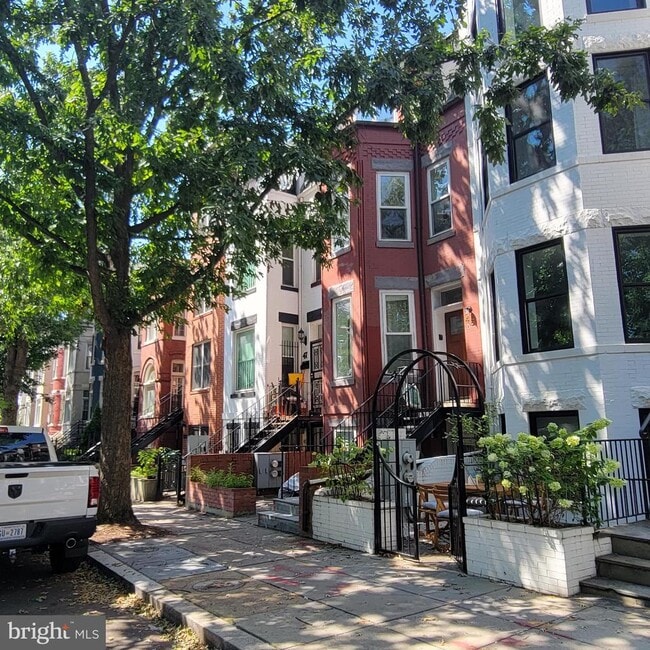 Building Photo - 45 Quincy Pl NW