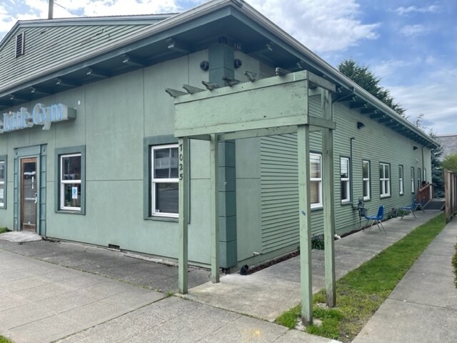Foto principal - 7025 California Ave SW