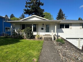 Building Photo - 11851 SE 36th Ave