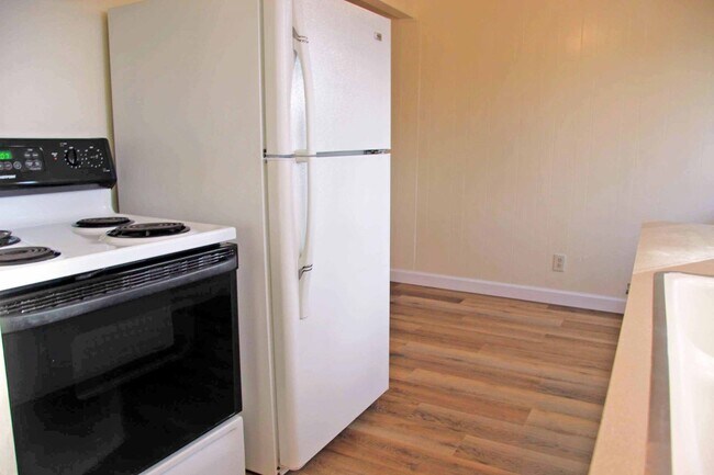 Foto del edificio - East Sonora Duplex with fenced Back Yard