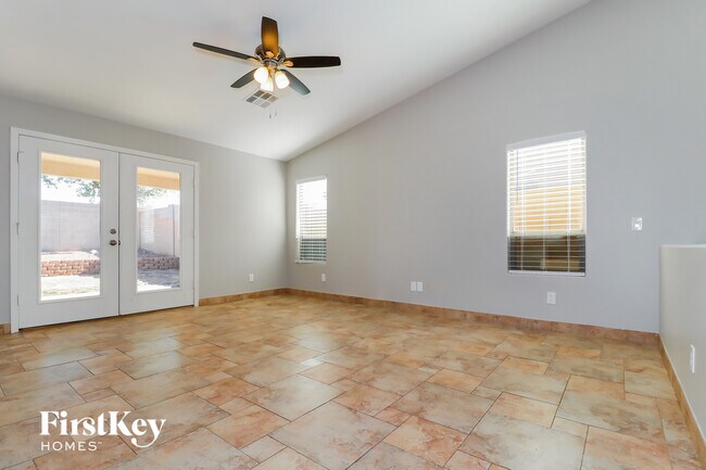 Foto del edificio - 22938 W Yavapai St