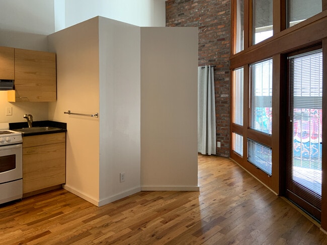 Building Photo - 5403 Ballard Ave NW