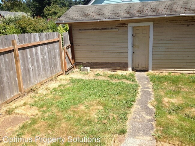Building Photo - 2 br, 1 bath House - 3004 Meridian St