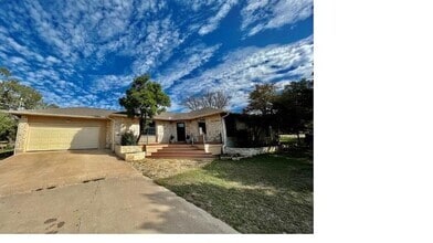 Building Photo - 1045 Hidden Hills Dr