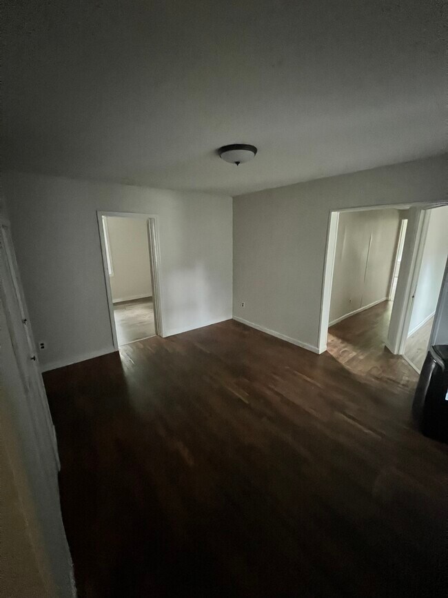 Foto del edificio - 2901 Pine Ave