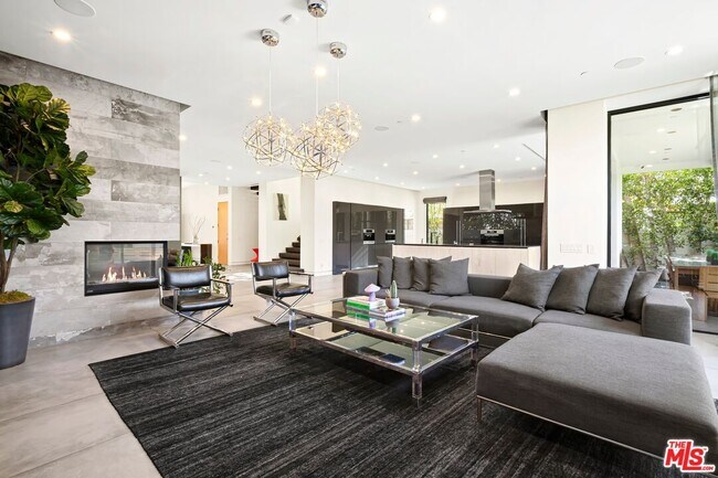 Foto del edificio - 853 N Kilkea Dr