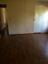 Building Photo - 9706 Camelots Ct