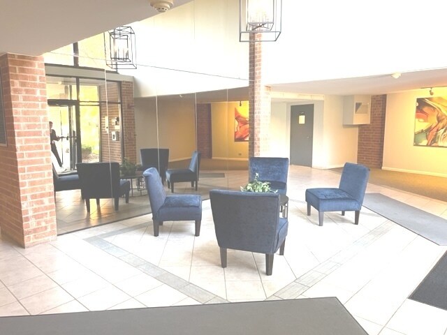 Foto del edificio - 1415 W Central Rd