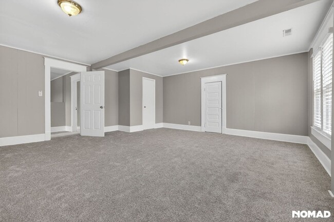 Building Photo - 235 E Monmouth St