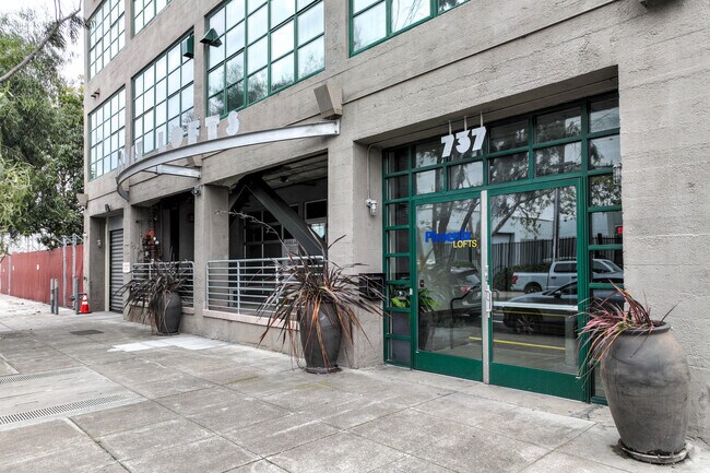 Building Entrance - 737 2nd St