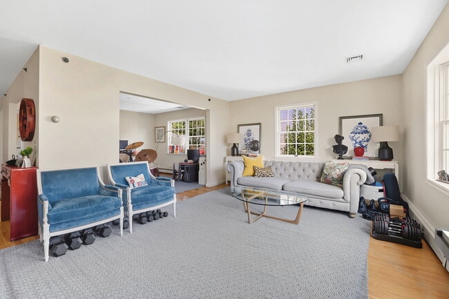 Living Room to Dining Room - 53 Prince St