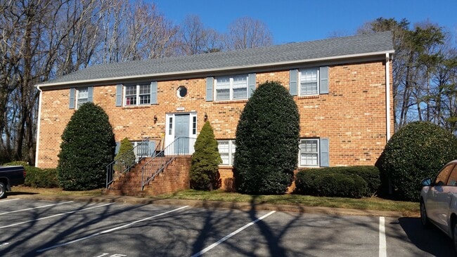 Foto del edificio - Cute Two bedroom, off of Timberlake, with ...