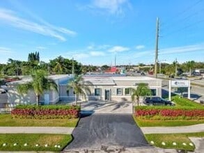 Building Photo - 3379 S Military Trl