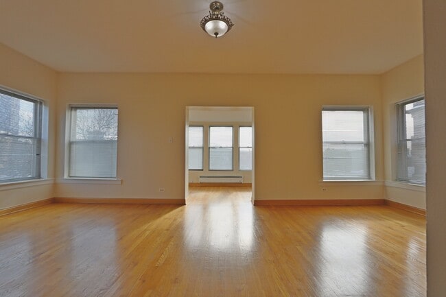 Photo - 918 W Buena Ave Apartment