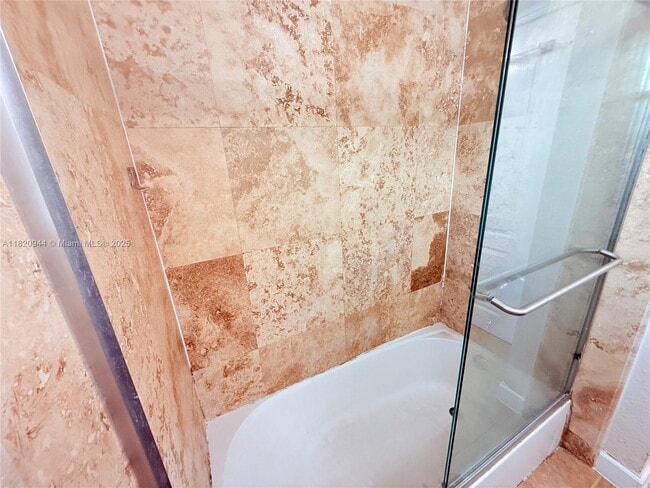 Foto del edificio - 865 W 39th St