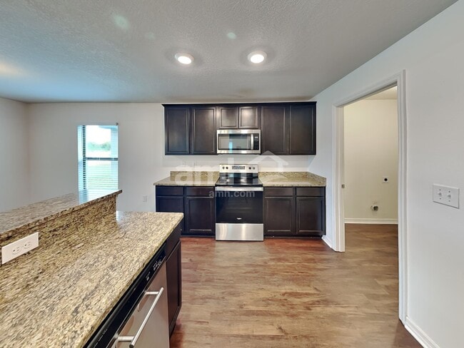 Foto del edificio - 812 Chatham Walk Dr