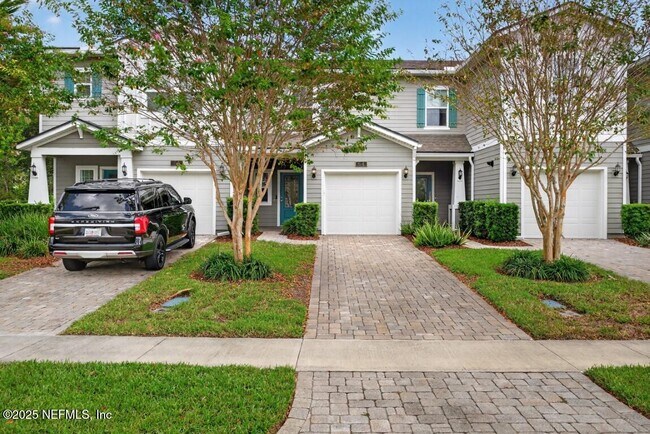Building Photo - 64 Pindo Palm Dr