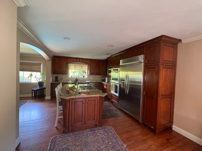 Foto del edificio - 5327 Valley Ridge Ave