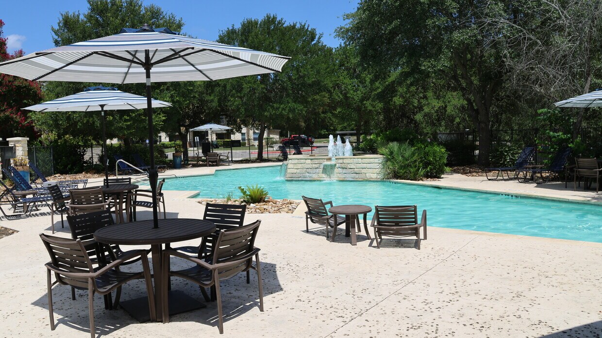 Foto principal - Dakota Ranch Student Apartments