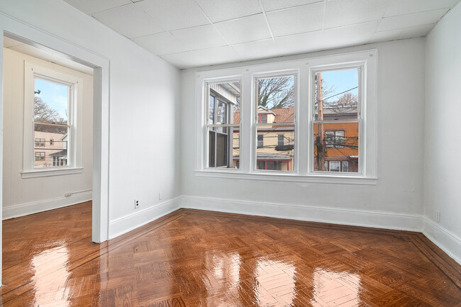 Building Photo - 83 Grace St
