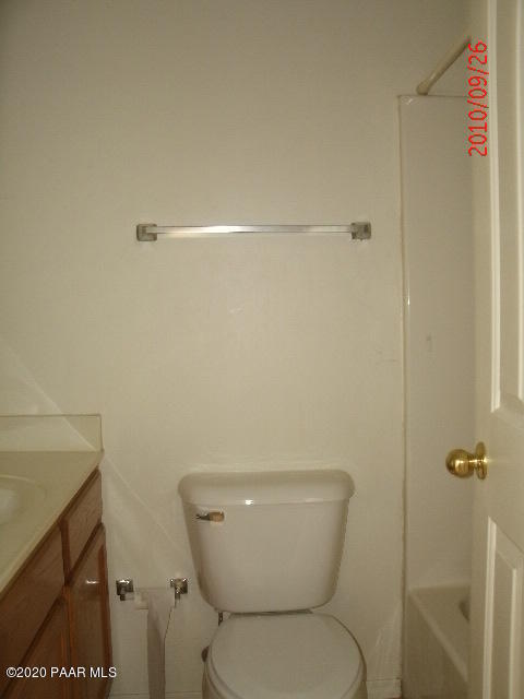 Foto del edificio - 7980 E Lakeshore Dr