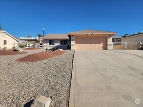 Building Photo - 670 Desert View Dr