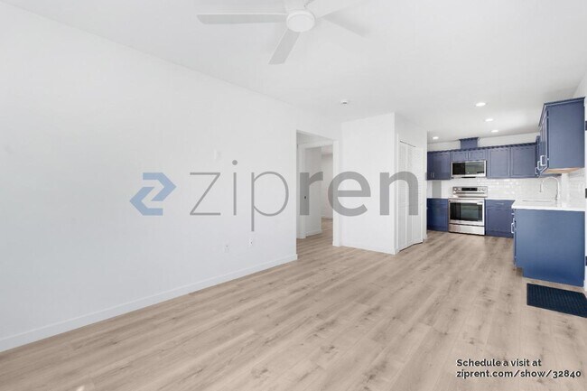 Foto del edificio - 8432 Central Ave