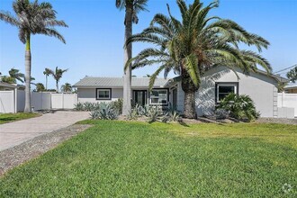 Building Photo - 3755 Belle Vista Dr E