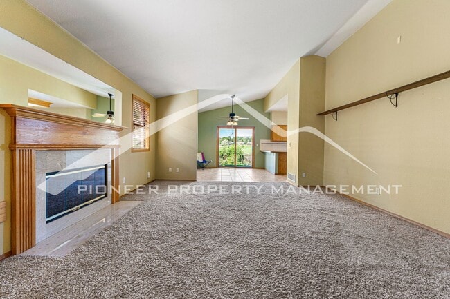 Building Photo - Spacious Home with Central AC and Gas Fireplace