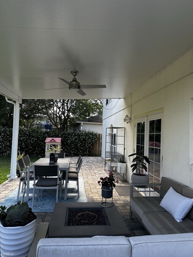 Building Photo - 4 br, 2.5 bath House - 12552 Ash Harbor Drive