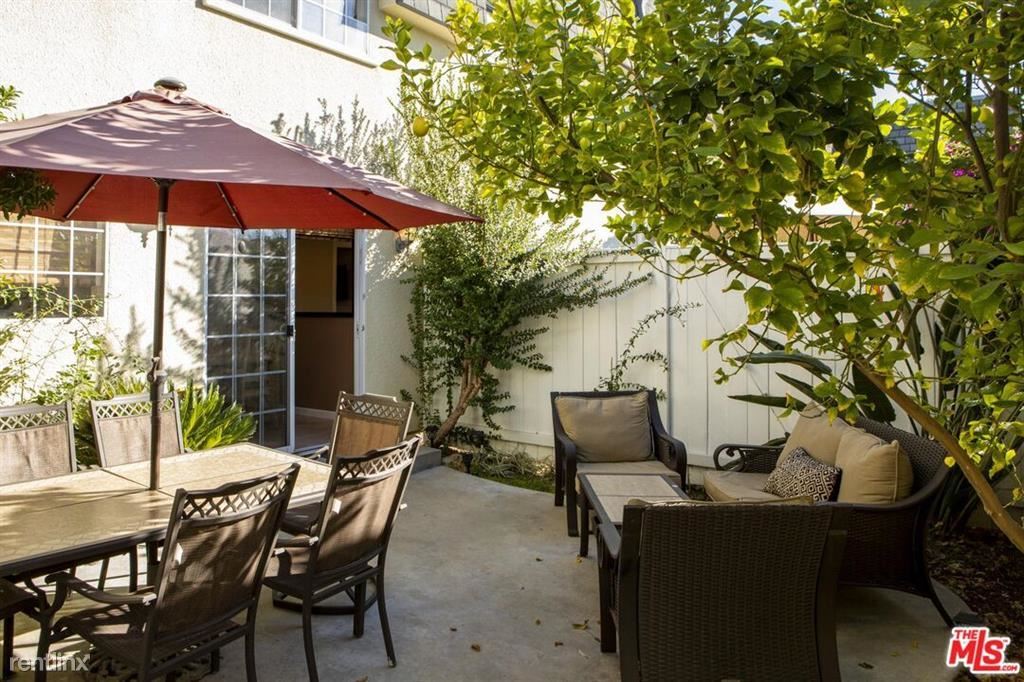 Foto principal - 3 br, 3 bath House - 6501 Vanalden Ave Uni...