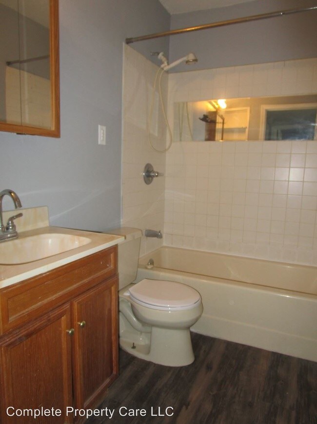 Foto del edificio - 2 br, 1 bath House - 2201 S. Vine