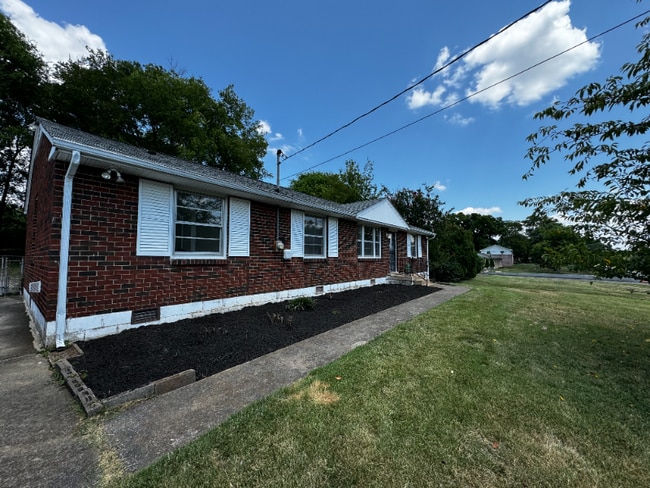 Photo - 219 Jacksonian Dr House