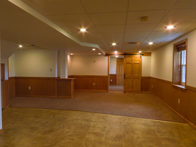 Living Room-lovely open-concept space - 365 Lynne Dr