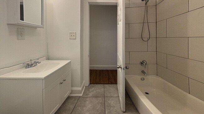 Building Photo - Charming 3-BR Updated West Philly Row Home