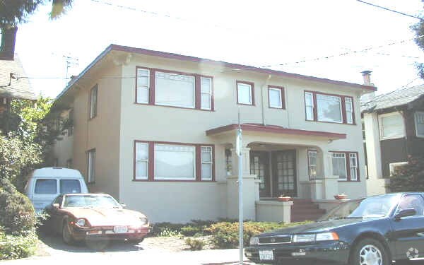 Building Photo - 6027 Harwood Ave