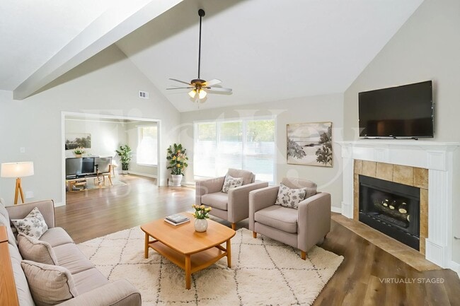 Foto del edificio - 8827 Dewberry Ln