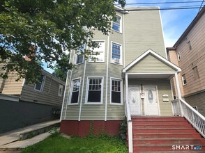 Building Photo - 245 Ferry St