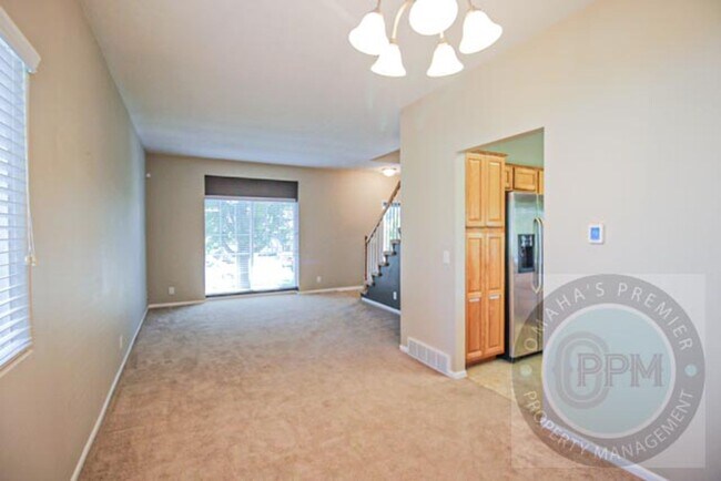 Building Photo - Beautiful and Spacious 4 Bedroom 2.5 Bathr...