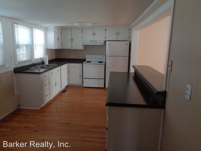 Building Photo - 2 br, 1 bath House - 405 W. I Street