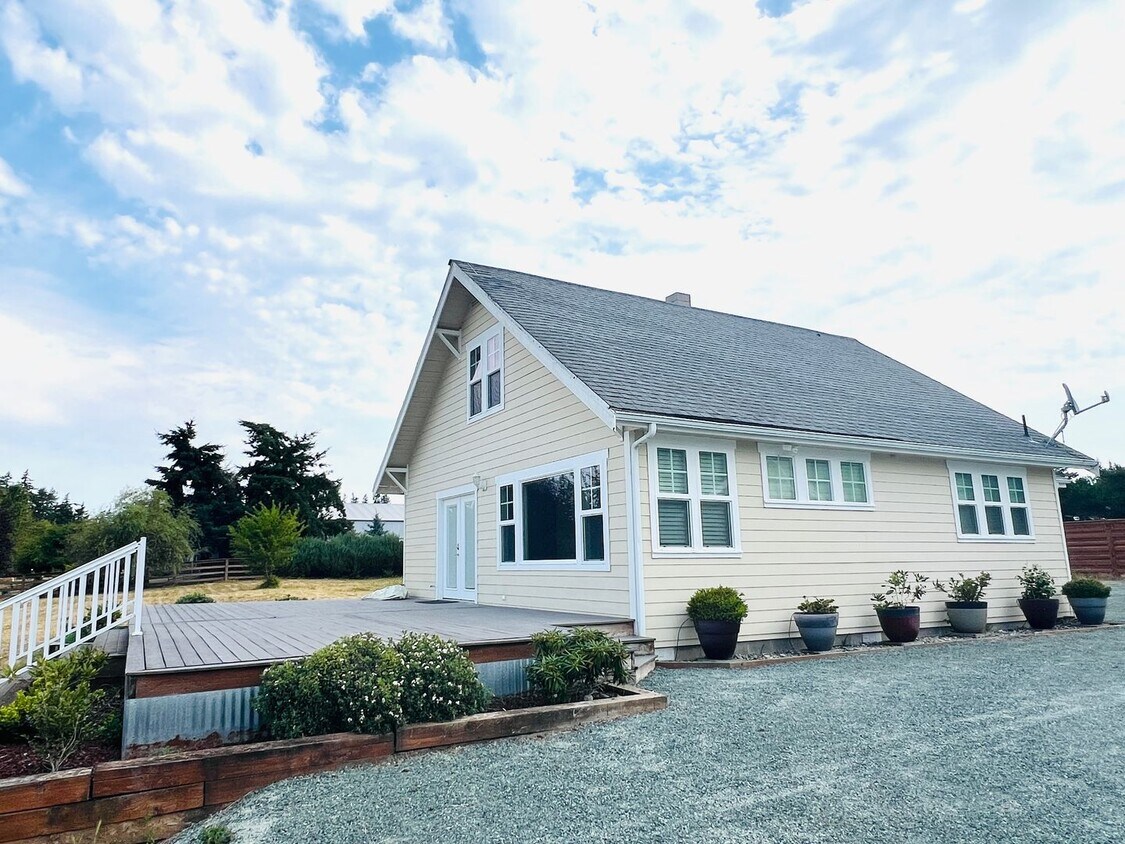Foto principal - Beautiful 2 bedroom, + office/bonus room i...