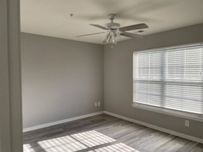 Foto del edificio - Nice 3 bedroom/2 bath unfurnished first fl...