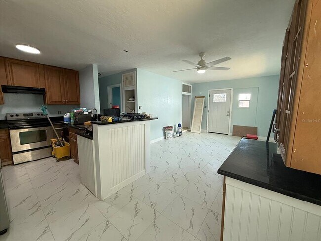 Foto del edificio - 21282 Coulton Ave