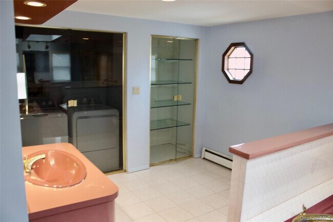 Foto del edificio - 927 Jackson Ave