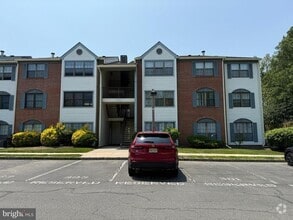 Building Photo - 16 Chamberlin Ct