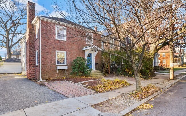 Building Photo - 33 Lauriston St