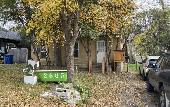 Foto del edificio - 2605 Oaklawn Ave